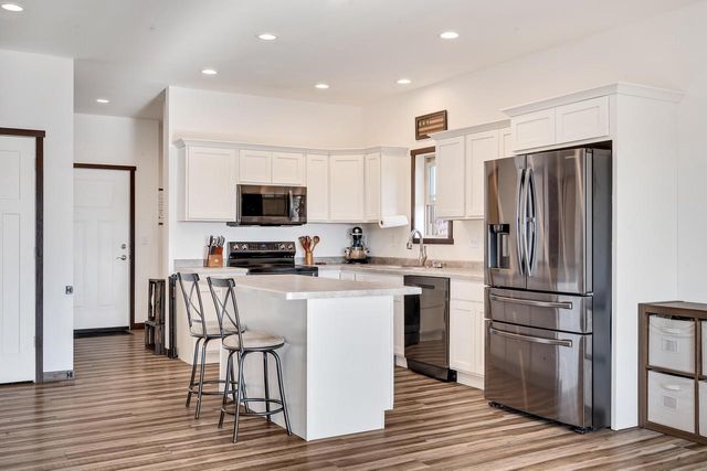 1810 Prairie PLACE, Holmen, WI 54636