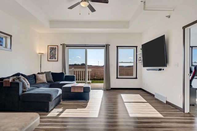 1810 Prairie PLACE, Holmen, WI 54636