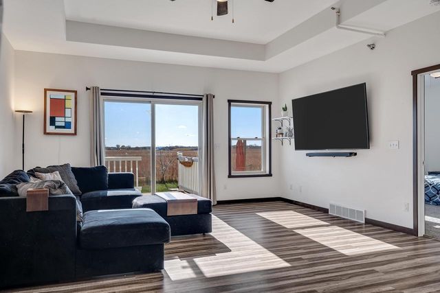 1810 Prairie PLACE, Holmen, WI 54636