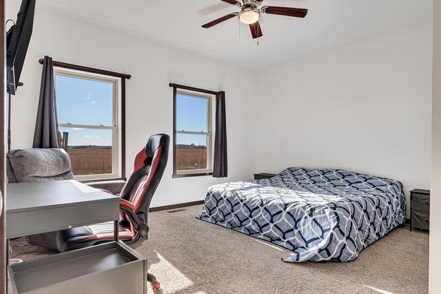 1810 Prairie PLACE, Holmen, WI 54636