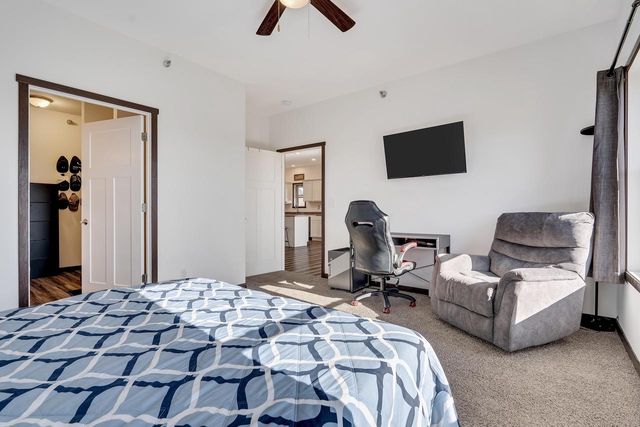 1810 Prairie PLACE, Holmen, WI 54636