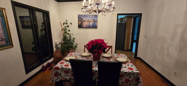 1957 S Oakmont Avenue, Springfield, MO 65809