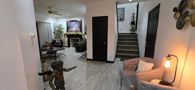 1957 S Oakmont Avenue, Springfield, MO 65809