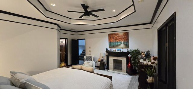 1957 S Oakmont Avenue, Springfield, MO 65809