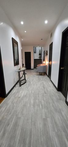 1957 S Oakmont Avenue, Springfield, MO 65809