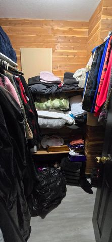 1957 S Oakmont Avenue, Springfield, MO 65809