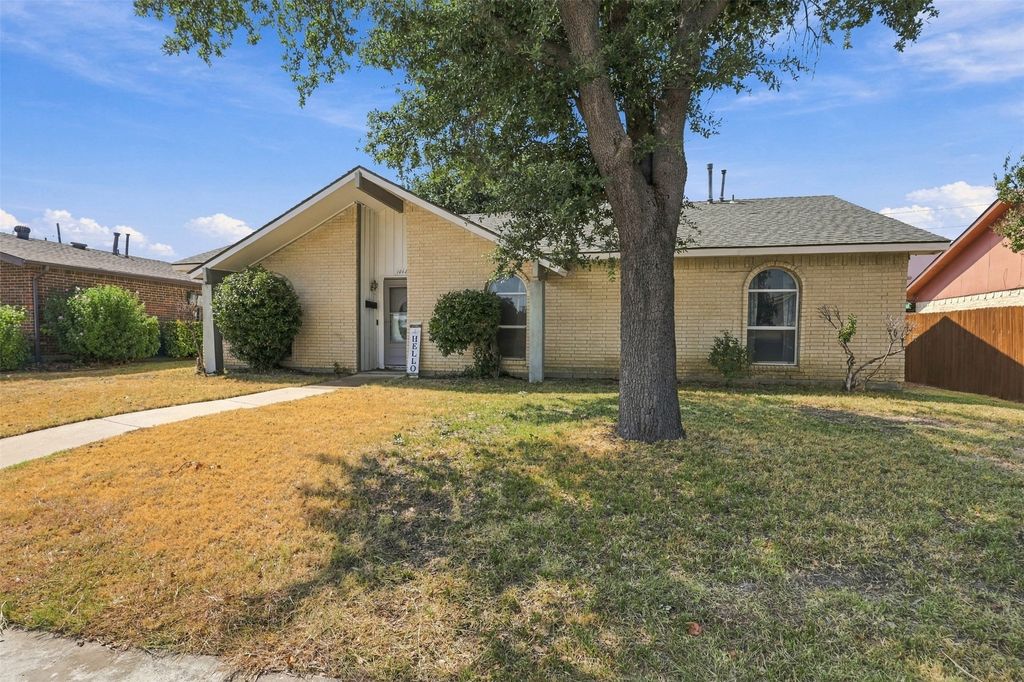 1444 Applegate Drive, Lewisville, TX 75067 — photo 2