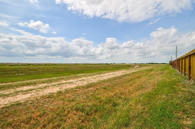 10063 Hidden Creek Falls Lane, Brookshire, TX 77423