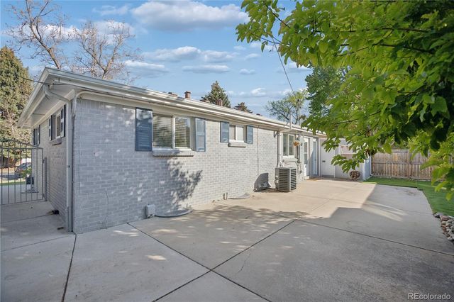 6055 Benton Street, Arvada, CO 80003