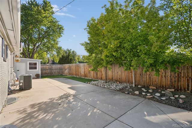6055 Benton Street, Arvada, CO 80003