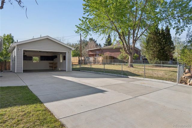 6055 Benton Street, Arvada, CO 80003