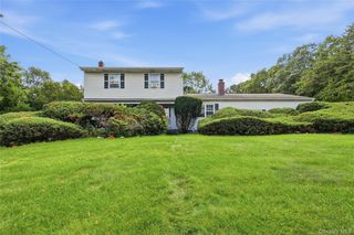 124 E Woodside Avenue, Patchogue, NY 11772
