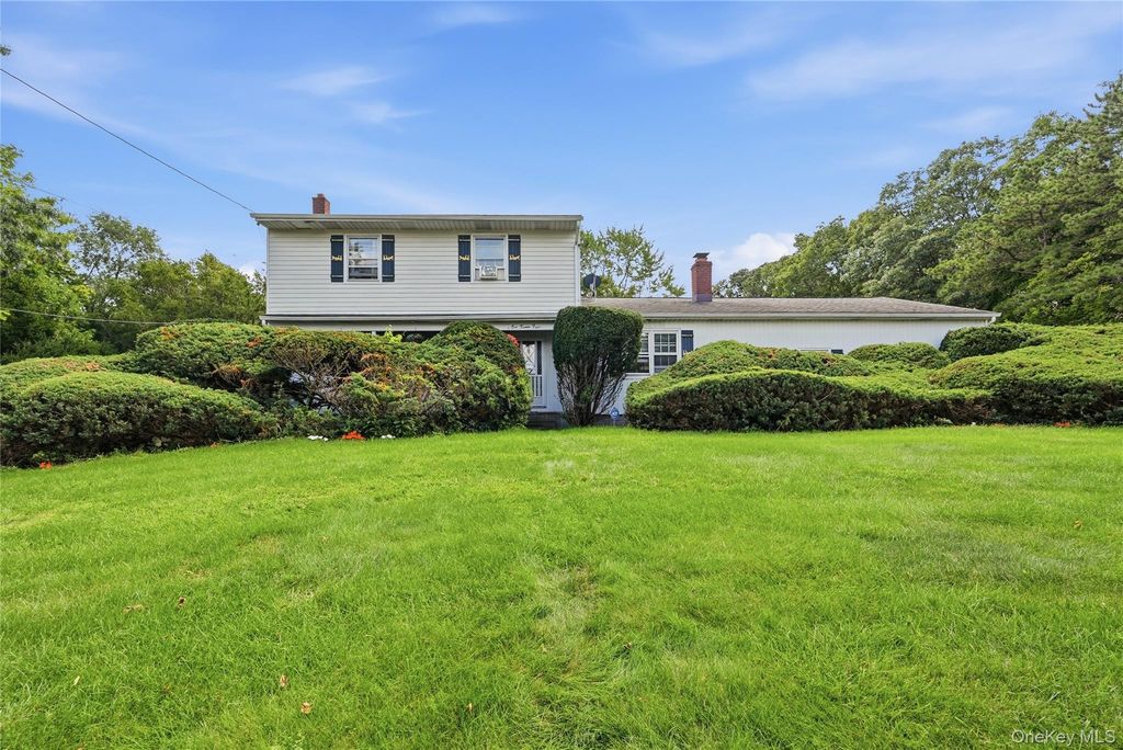 124 E Woodside Avenue, Patchogue, NY 11772 — exterior