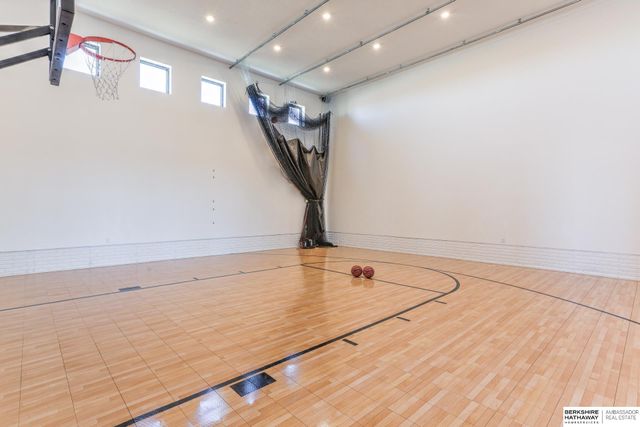 5030 S 223 Plaza, Elkhorn, NE 68022