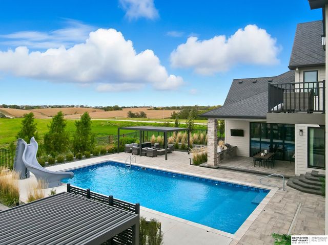 5030 S 223 Plaza, Elkhorn, NE 68022