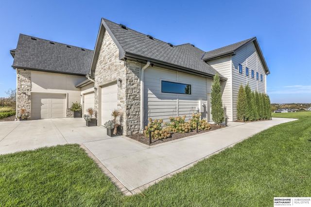 5030 S 223 Plaza, Elkhorn, NE 68022