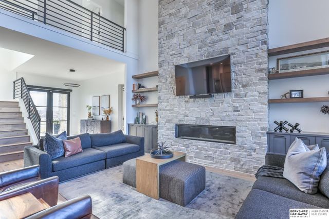 5030 S 223 Plaza, Elkhorn, NE 68022