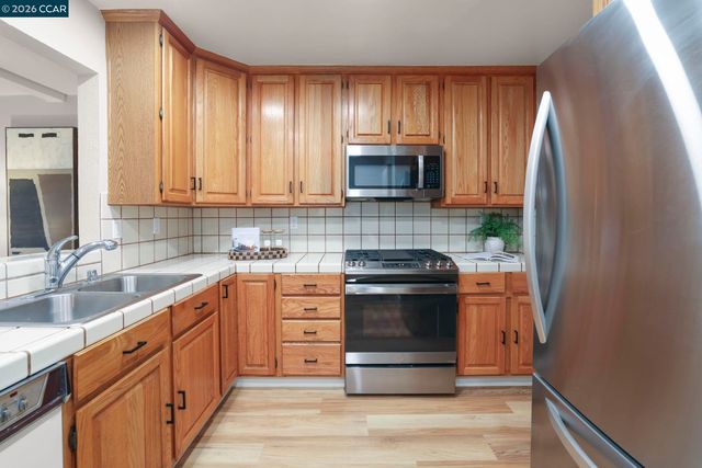 544 Ellery Pl, Hayward, CA 94544