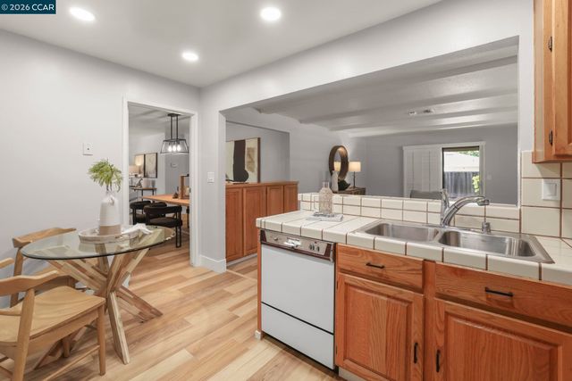 544 Ellery Pl, Hayward, CA 94544