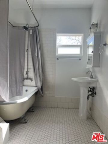 8302 S Sepulveda Boulevard, Los Angeles, CA 90045