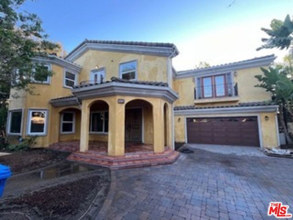 8302 S Sepulveda Boulevard, Los Angeles, CA 90045