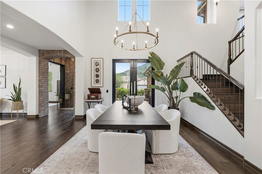 Image 10 of property listing at 24987 Greensbrier Drive, Stevenson Ranch, CA 91381