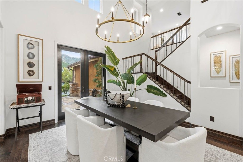 Image 11 of property listing at 24987 Greensbrier Drive, Stevenson Ranch, CA 91381