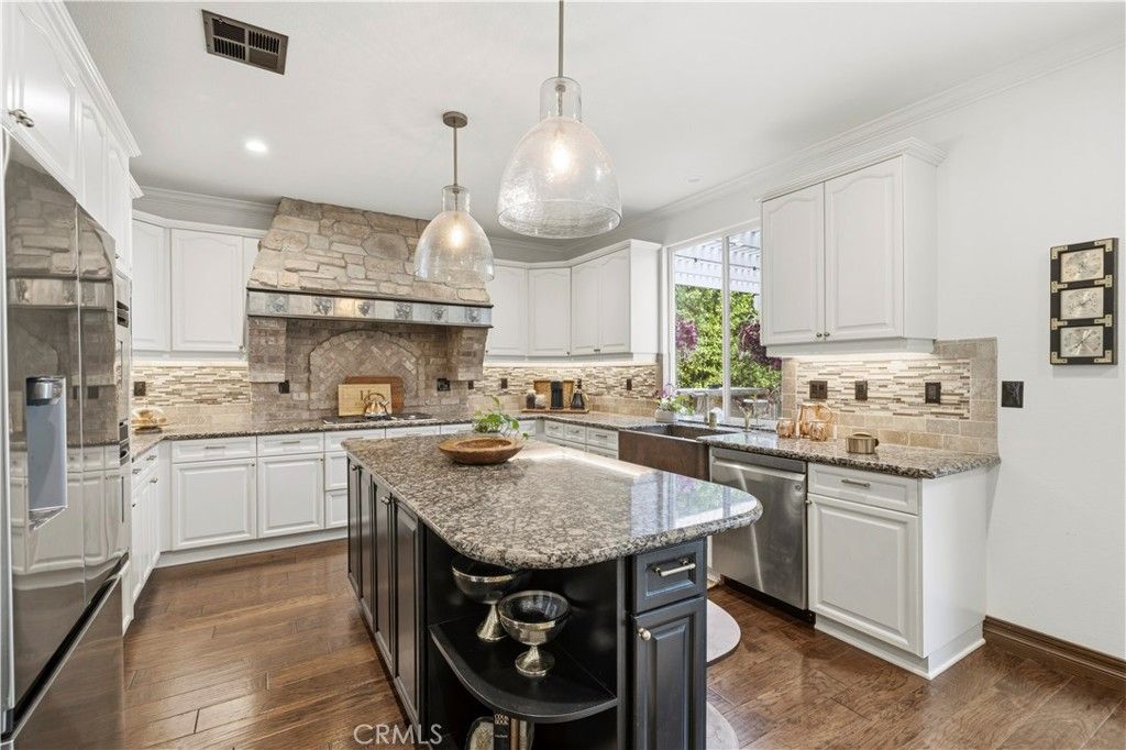 Image 18 of property listing at 24987 Greensbrier Drive, Stevenson Ranch, CA 91381