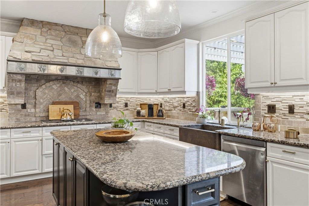 Image 19 of property listing at 24987 Greensbrier Drive, Stevenson Ranch, CA 91381