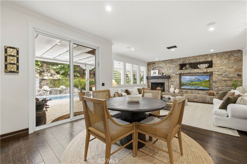 Image 22 of property listing at 24987 Greensbrier Drive, Stevenson Ranch, CA 91381