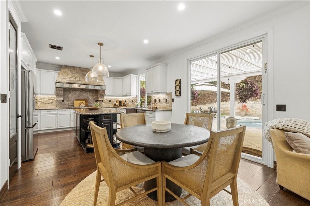 Image 23 of property listing at 24987 Greensbrier Drive, Stevenson Ranch, CA 91381