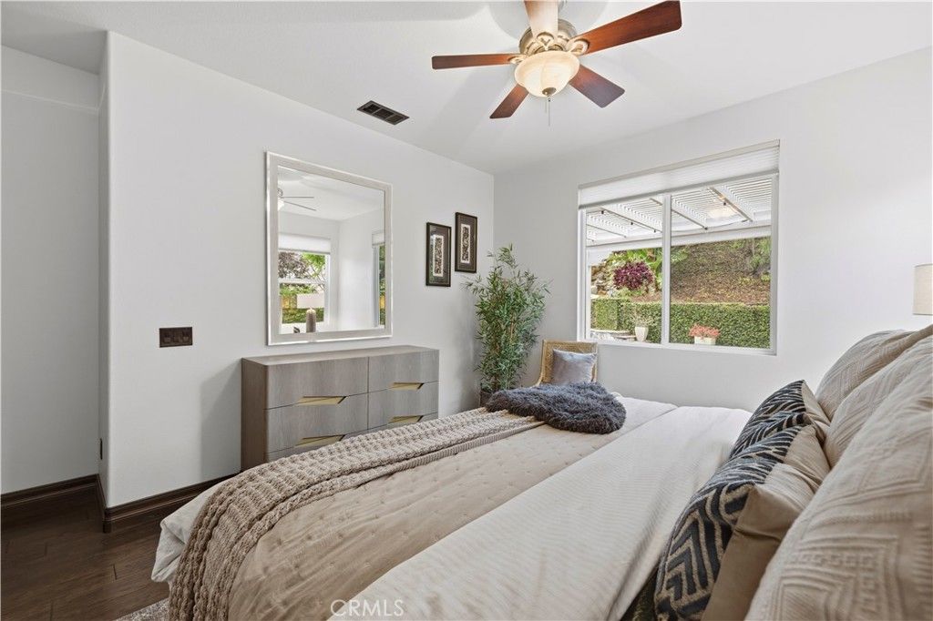 Image 26 of property listing at 24987 Greensbrier Drive, Stevenson Ranch, CA 91381