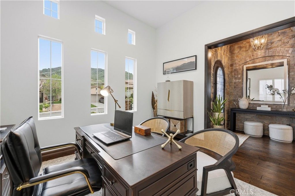 Image 3 of property listing at 24987 Greensbrier Drive, Stevenson Ranch, CA 91381