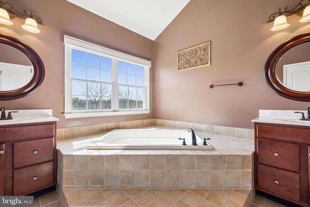 17952 MANASSAS GAP CT, Hamilton, VA 20158