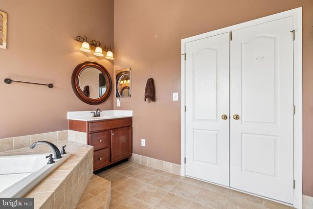 17952 MANASSAS GAP CT, Hamilton, VA 20158