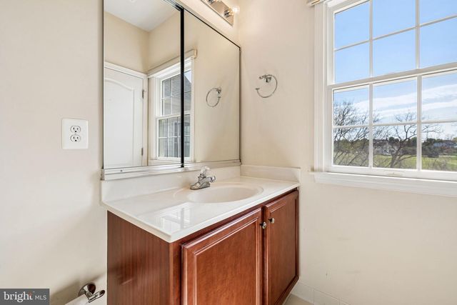 17952 MANASSAS GAP CT, Hamilton, VA 20158