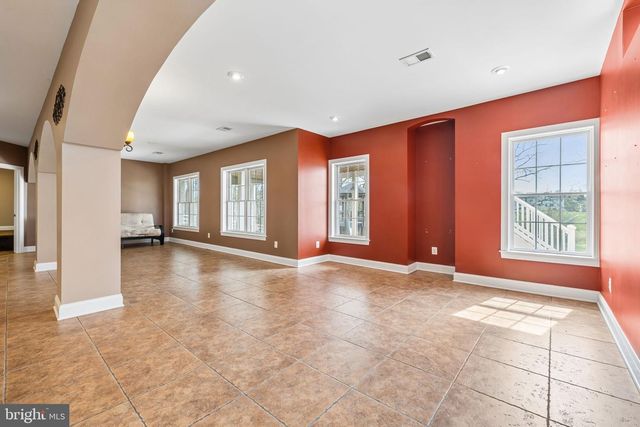 17952 MANASSAS GAP CT, Hamilton, VA 20158
