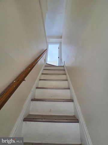 1135 COTTON ST, Reading, PA 19602
