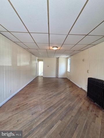 1135 COTTON ST, Reading, PA 19602
