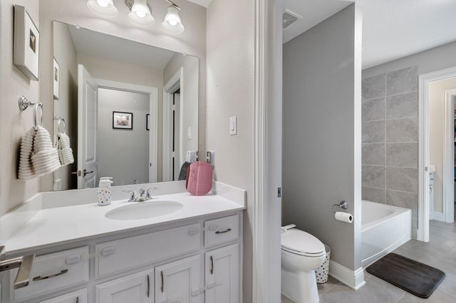 801 Copperleaf Drive, Justin, TX 76247