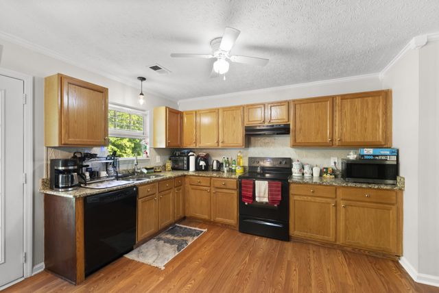 4900 Oak Barrel Dr, Antioch, TN 37013