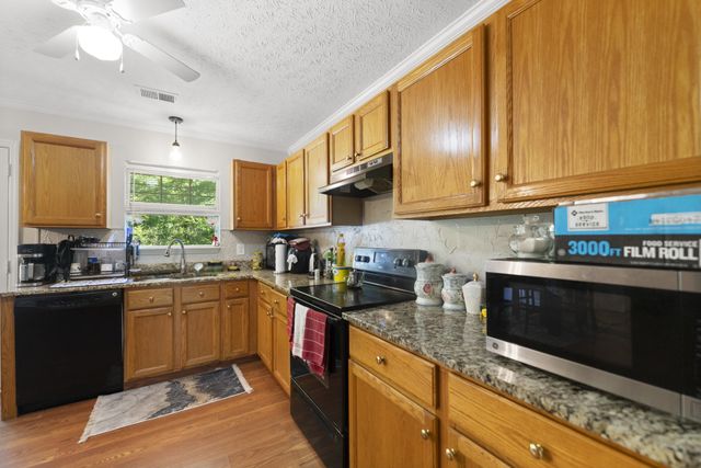 4900 Oak Barrel Dr, Antioch, TN 37013