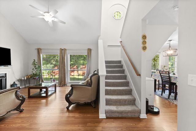 4900 Oak Barrel Dr, Antioch, TN 37013