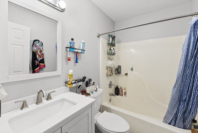 4900 Oak Barrel Dr, Antioch, TN 37013
