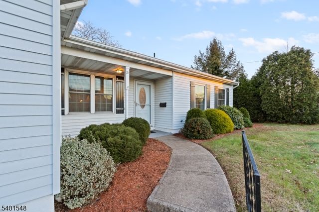 71 Dukes Rd, Rahway City, NJ 07065