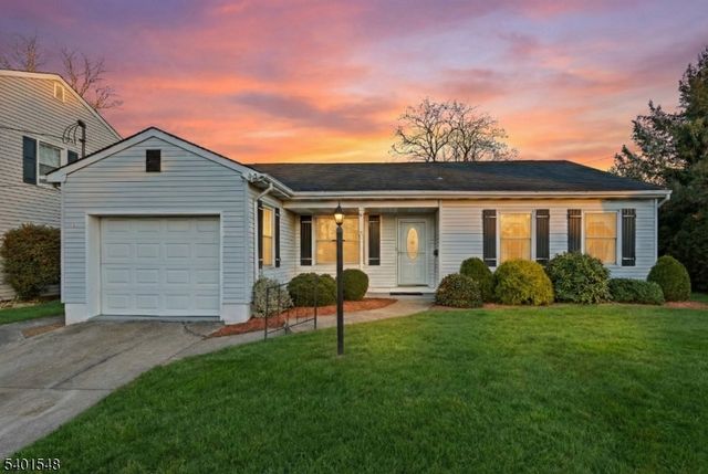 71 Dukes Rd, Rahway City, NJ 07065