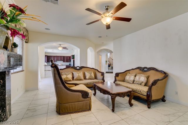 10 Gulf Pines Avenue, Las Vegas, NV 89148