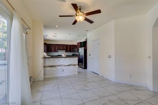 10 Gulf Pines Avenue, Las Vegas, NV 89148