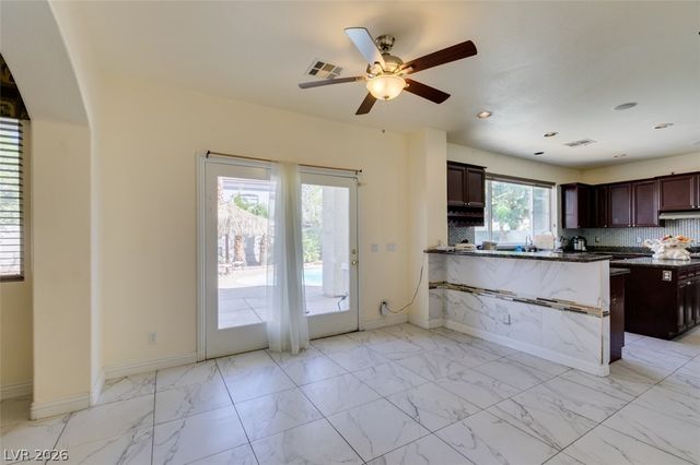 10 Gulf Pines Avenue, Las Vegas, NV 89148