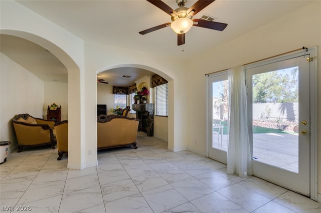 10 Gulf Pines Avenue, Las Vegas, NV 89148